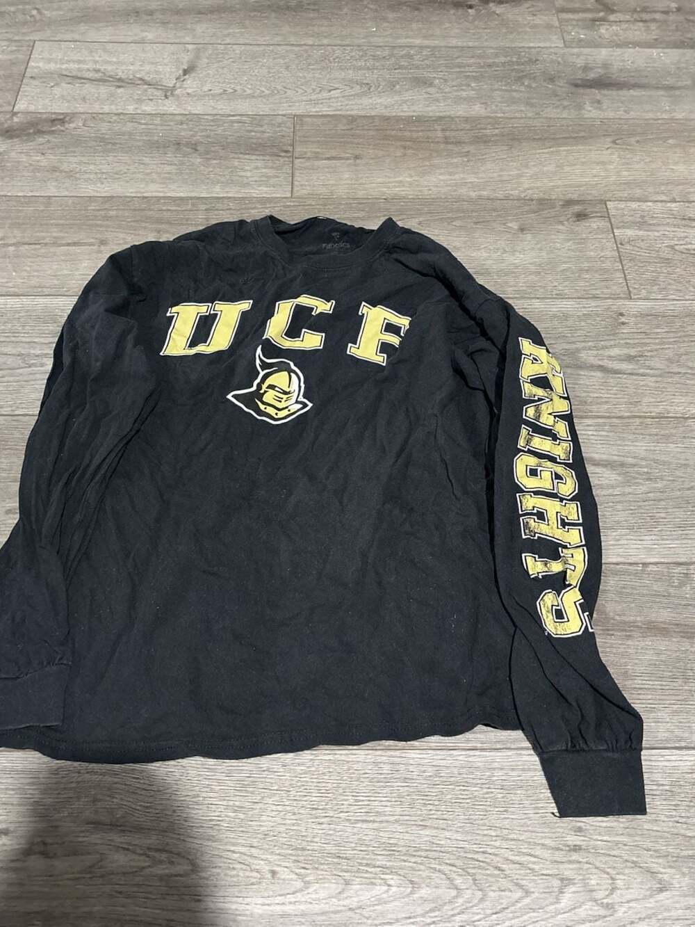 Fanatics UCF Knights Men's Distressed Arch Over Logo Long Sleeve T-Shirt